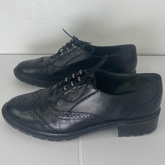 Stuart Weitzman Brogue Black Designer Leather Oxfords w Silver Hardware - Picture 4 of 14
